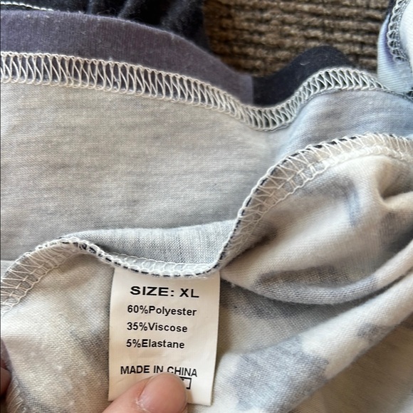 Chic Leopard Print Colorblock Top - Picture 3 of 3